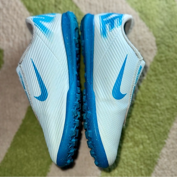 NIKE l Junior Vapor 16 Club TF l Glacier Blue l Size: Kids 11C - Picture 3 of 14